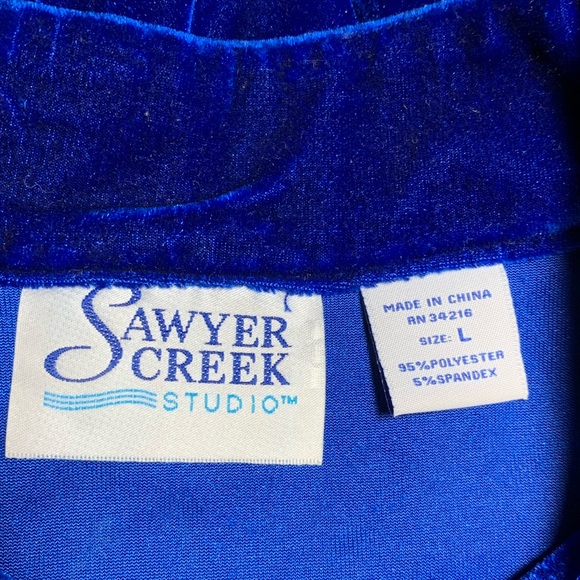 Sawyer Creek Studio, Velvet Robe - Picture 7 of 10